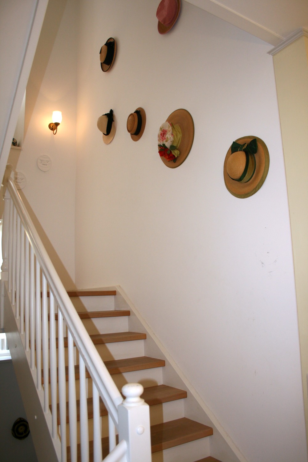 Nebenzimmer · Treppe – Villa Bomama