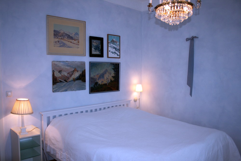 Schlafzimmer · Doppelbett Unten – Villa Bomama