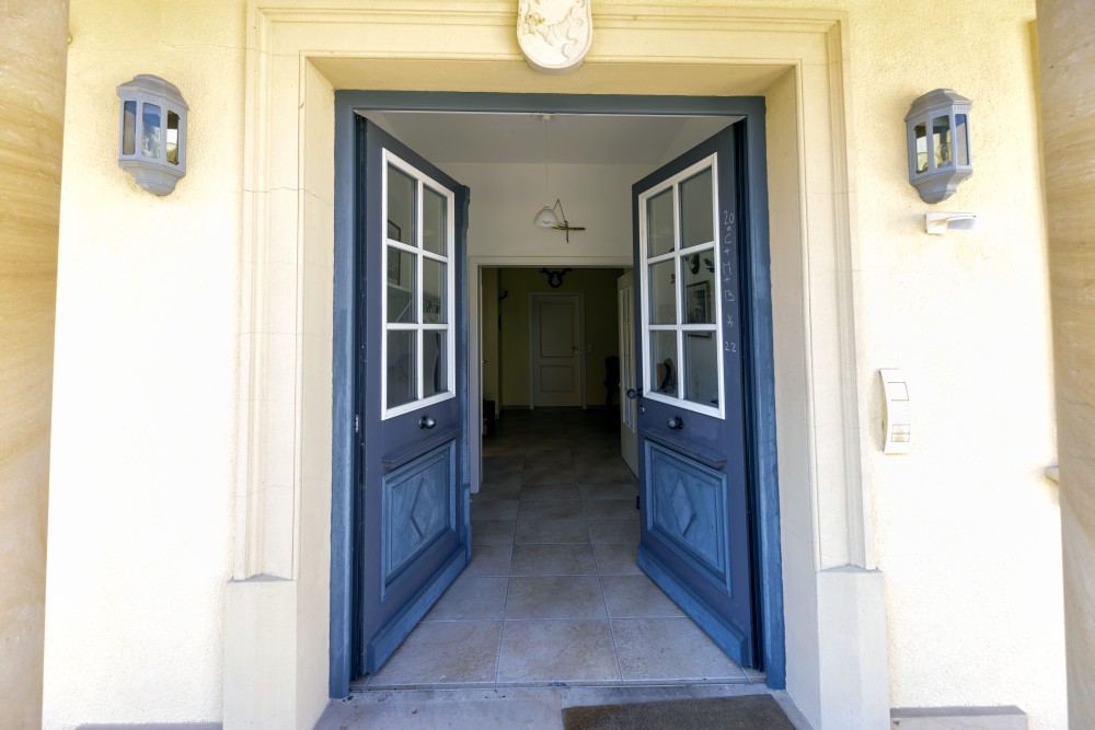 Innenbereich · Eingang – Villa Bomama